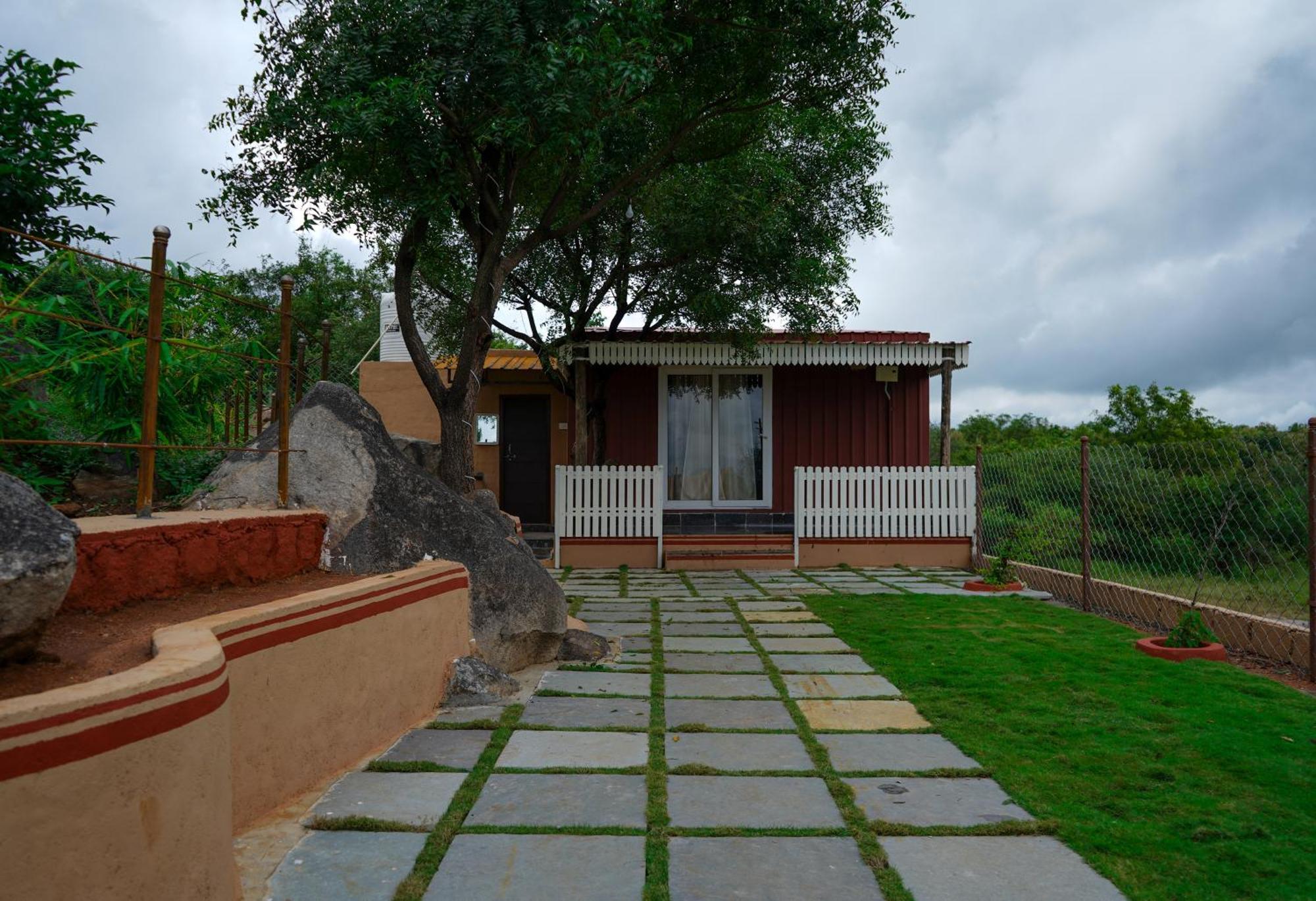 Village Trails Resort Hyderabad Eksteriør bilde